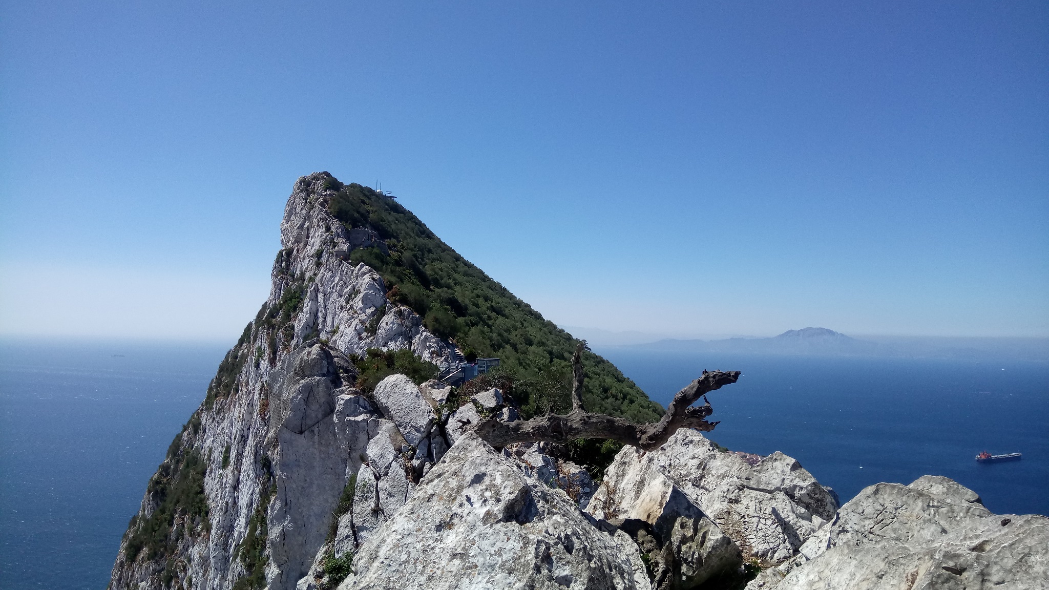 Gibraltar-klippen og Afrika i baggrunden