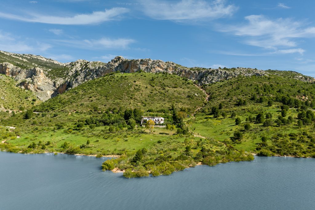 Finca-lejligheder for 2 personer lige ved søen og ikke langt fra indgangen til den verdensberømte Kongesti Caminito del Rey