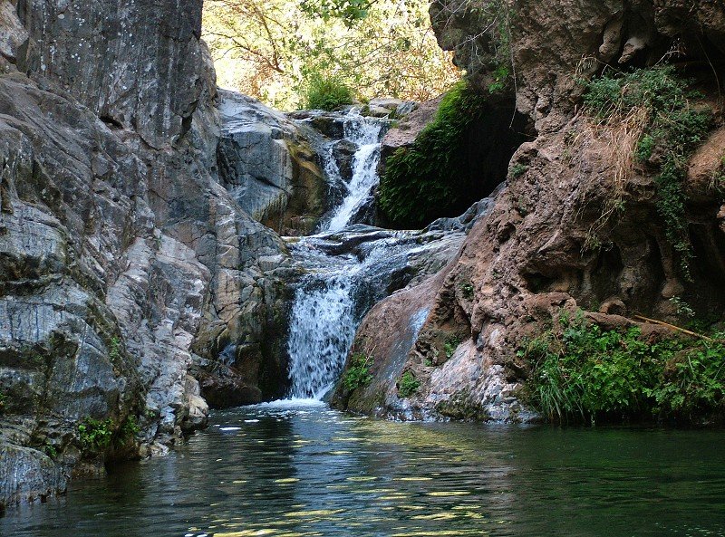 En fantastisk smuk natur-pool af smeltevand fra bjergene i naturparken Sierra de las Nieves