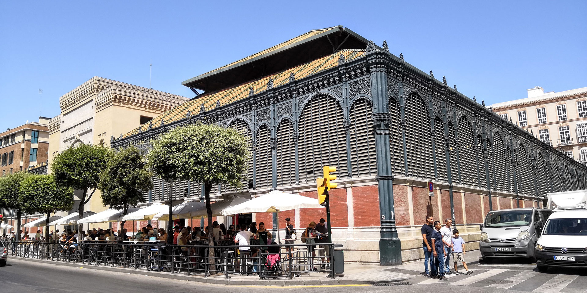 Come evitare le folle di turisti nella città di Malaga?