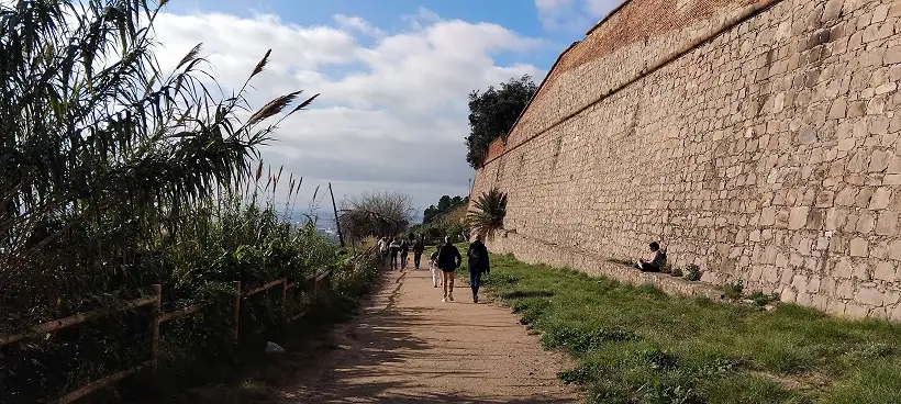 Skøn gåtur i det grønne på Montjuïc-bjerget - med udsigt over Barcelona by