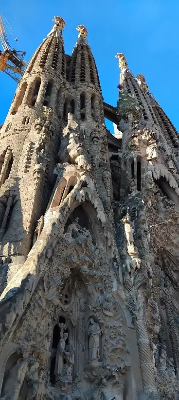 Jesu-fødsels-facaden af La Sagrada Familia med Barcelona-billetter