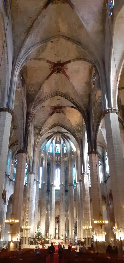 Havets katedral Santa Maria del Mar basilika i Barcelonas El Born-distrikt